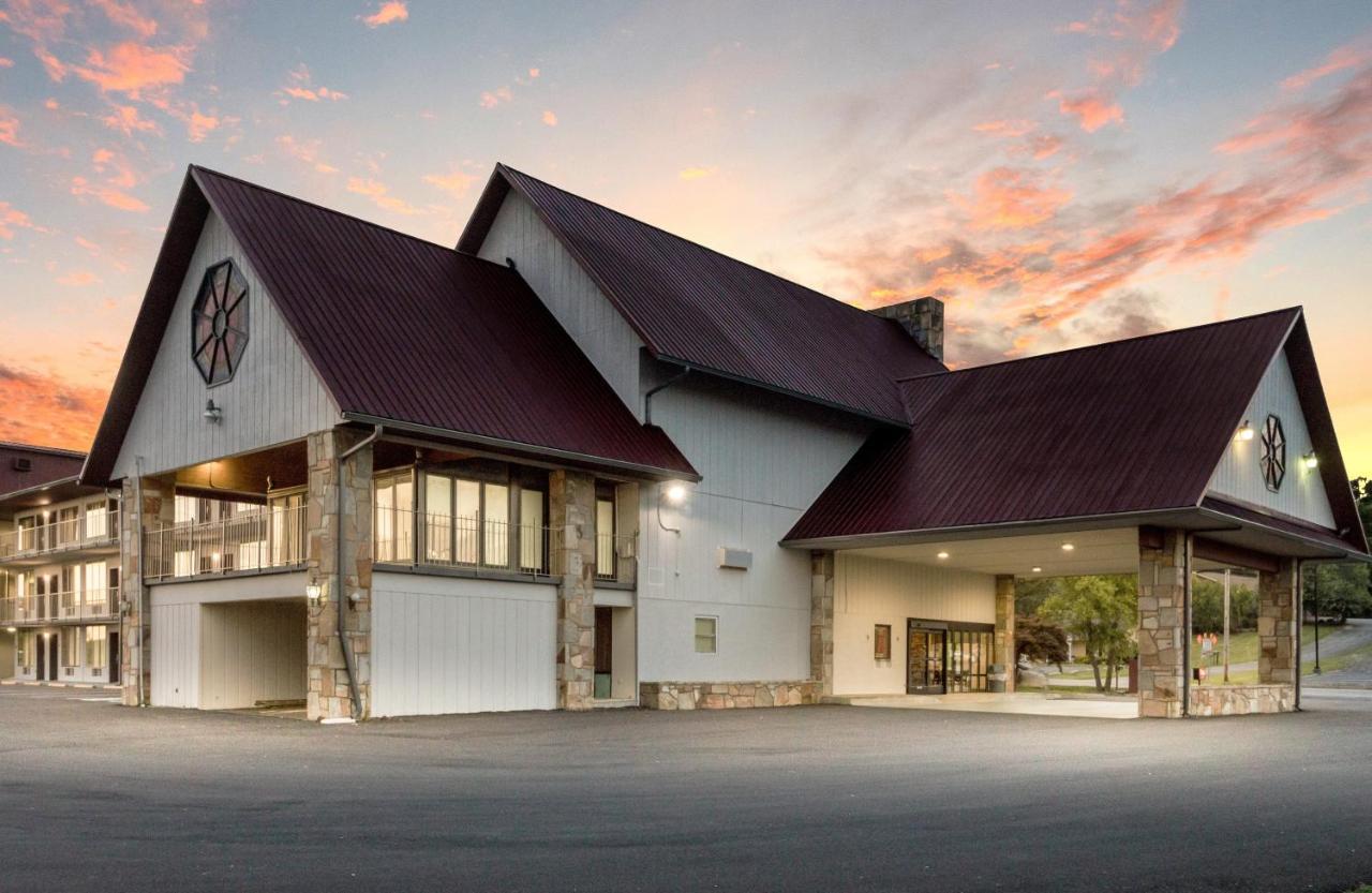 Red Roof Inn Dandridge Bagian luar foto