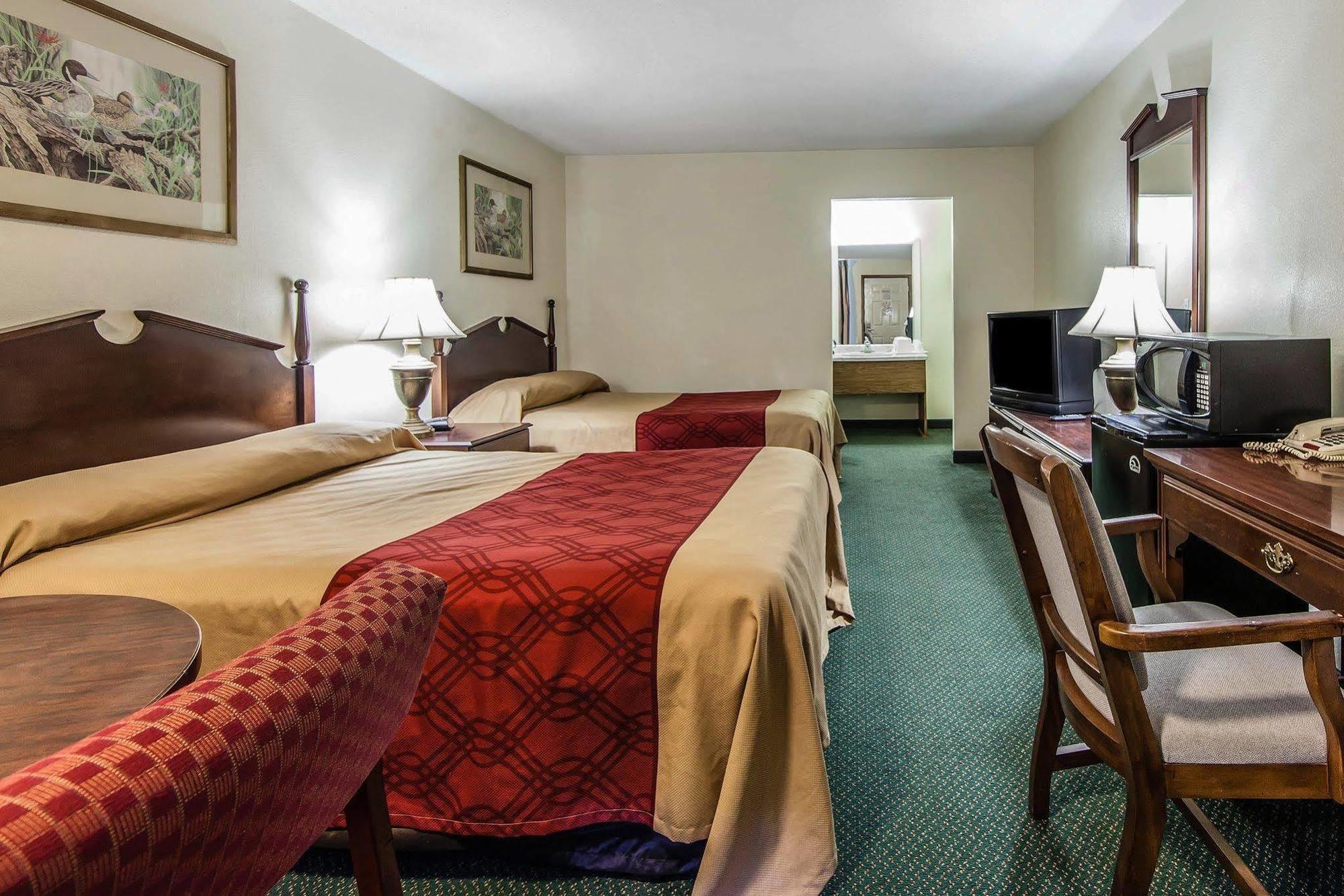 Red Roof Inn Dandridge Bagian luar foto
