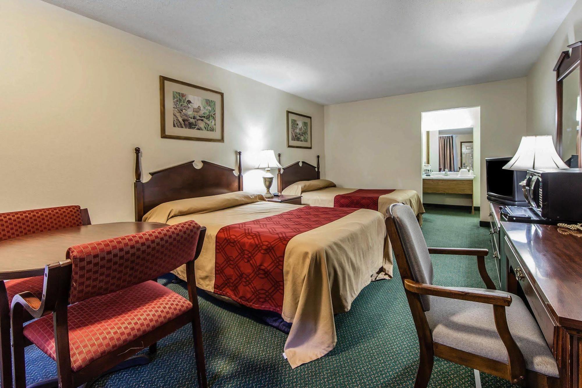 Red Roof Inn Dandridge Bagian luar foto