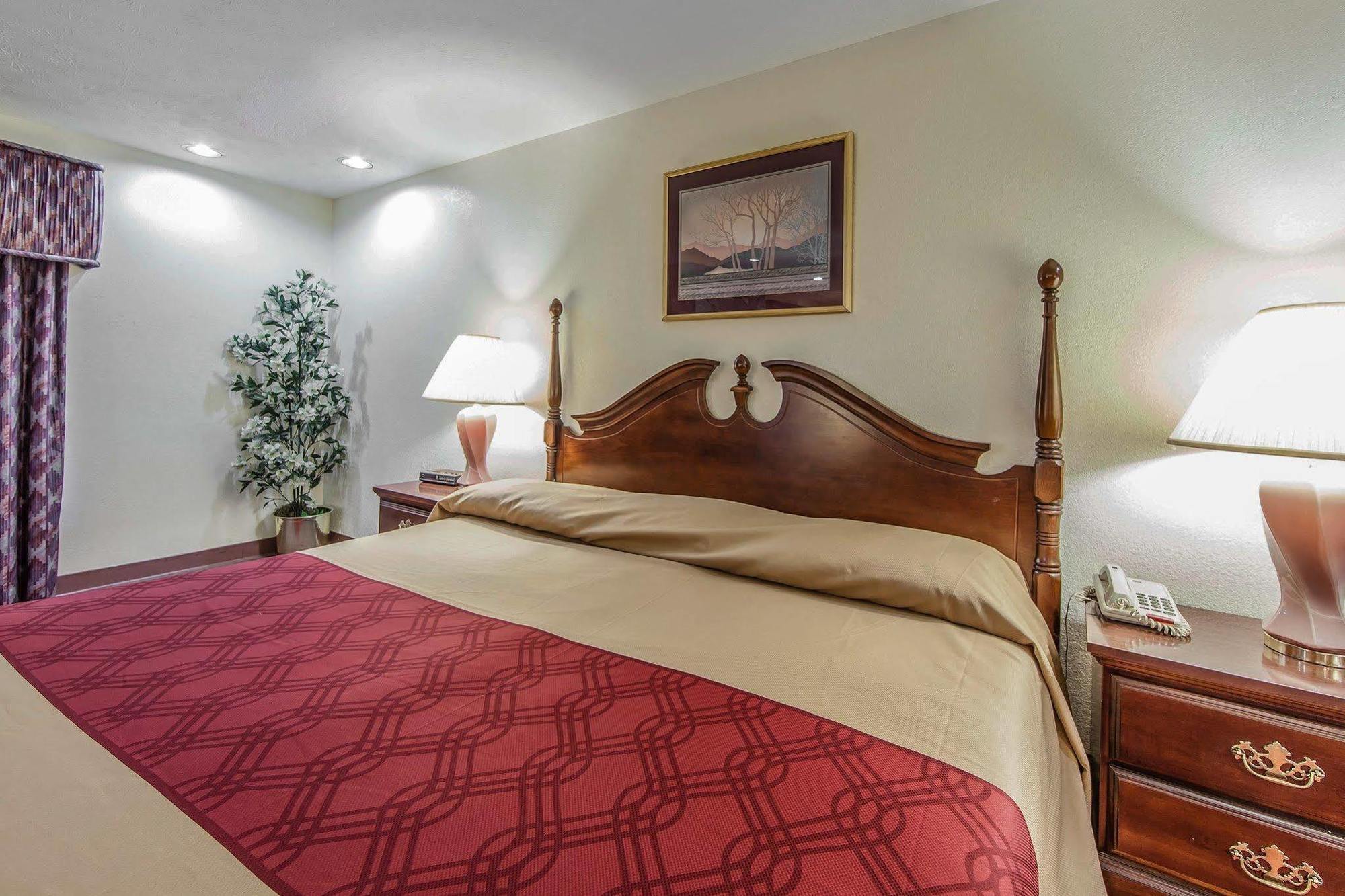 Red Roof Inn Dandridge Bagian luar foto